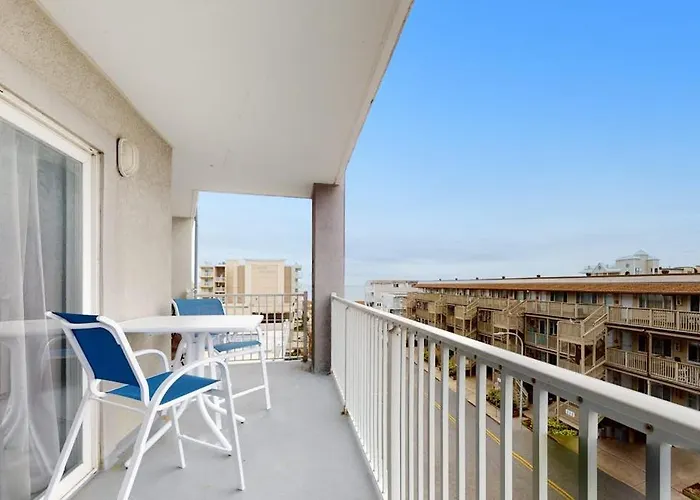 Holiday home Renovated Corner With Ocean View Balcony Fireplace & Shared Pool Ocean City