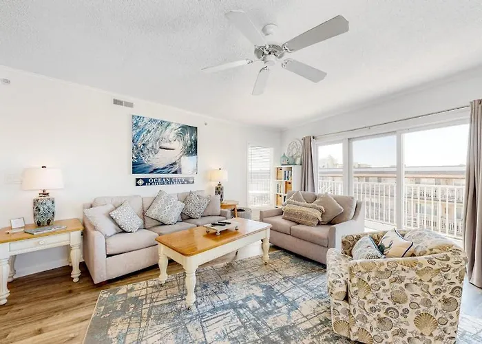Renovated Corner With Ocean View Balcony Fireplace & Shared Pool Holiday home *