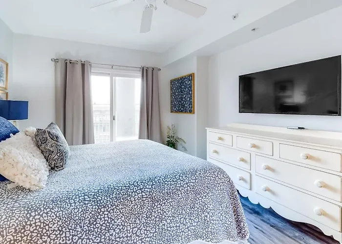 Renovated Corner With Ocean View Balcony Fireplace & Shared Pool